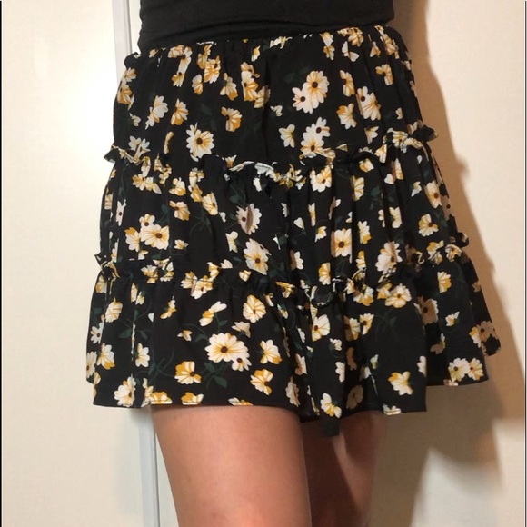 Flower Pattern Skirt - Picture 3 of 4